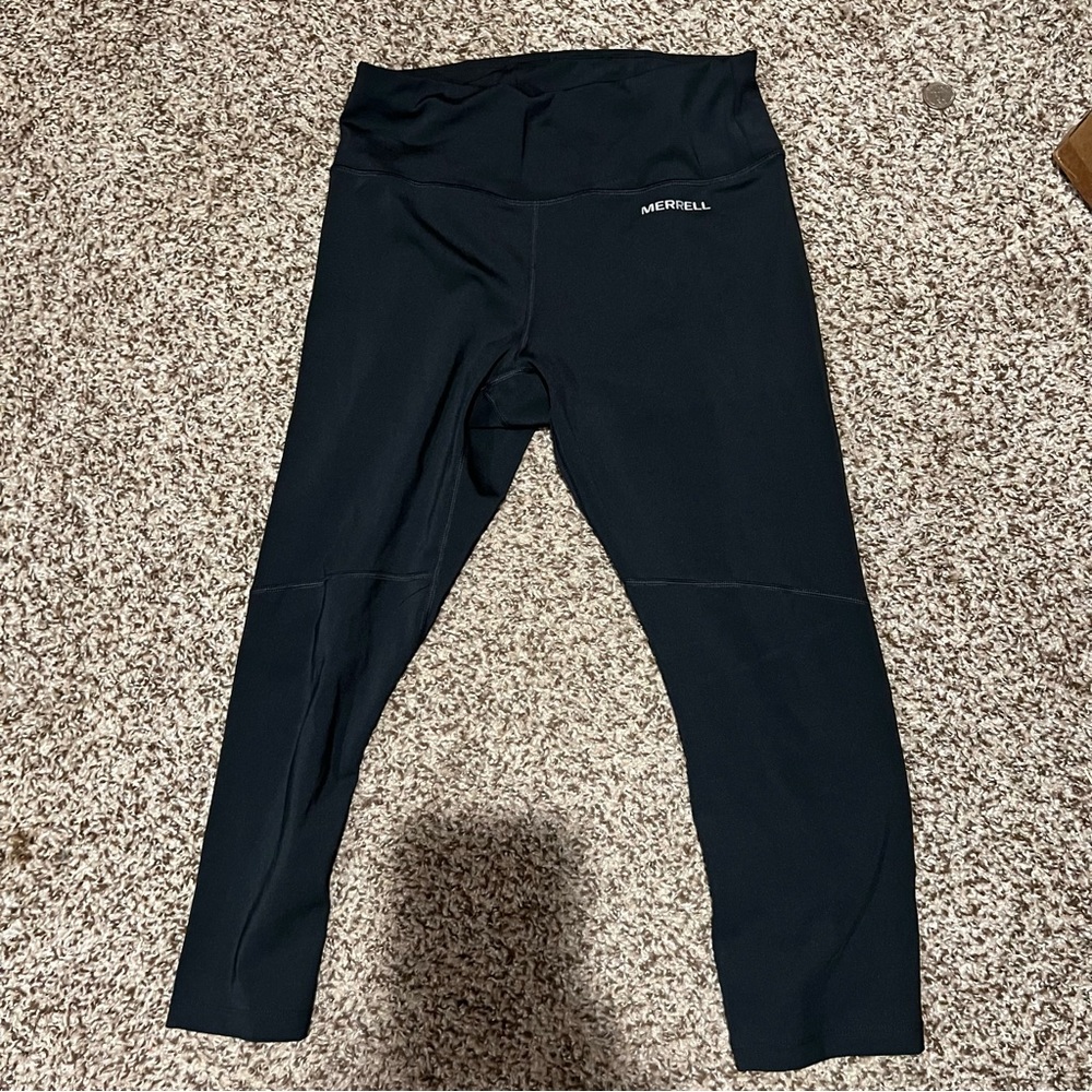 NWOT Merrell cropped leggings